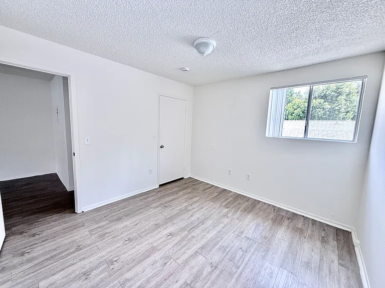 6714 Troost Ave #L — Photo 11