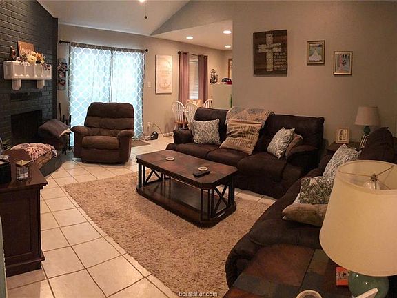 3rd image of 2613 Westwood Main Dr