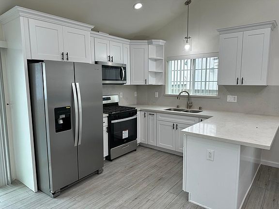4th image of 16926 Dalton Ave #B
