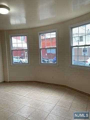 2nd image of 205-207 Liberty St