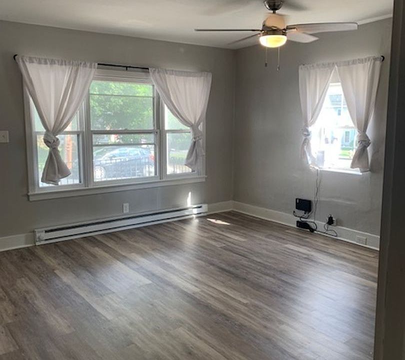 1st image of 605 E Howard St #1