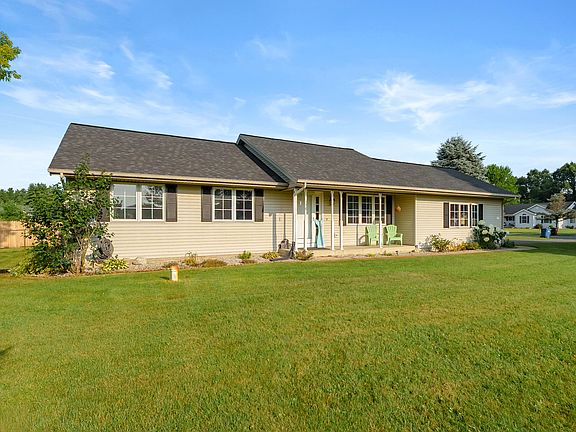 2nd image of 150 Gull Pointe Dr