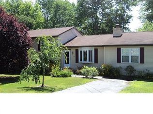 25 Walnut St, Newtown Square, PA 19073