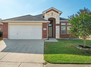 916 Reveille Rd, Fort Worth, TX 76108
