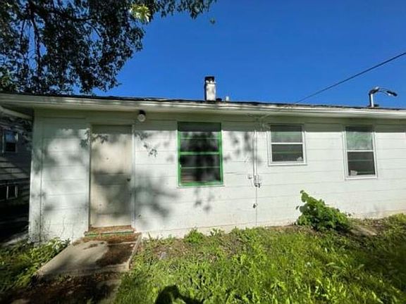 2nd image of 1931 Greenfield Ave