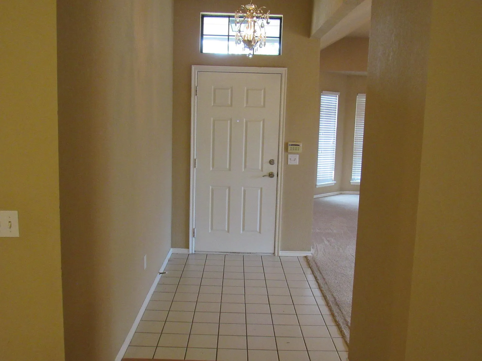 3 bed, 1932 sqft, $1,599 — Photo 4