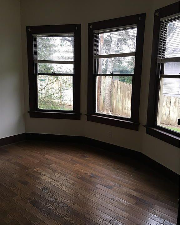 1st image of 827 Fowlkes St