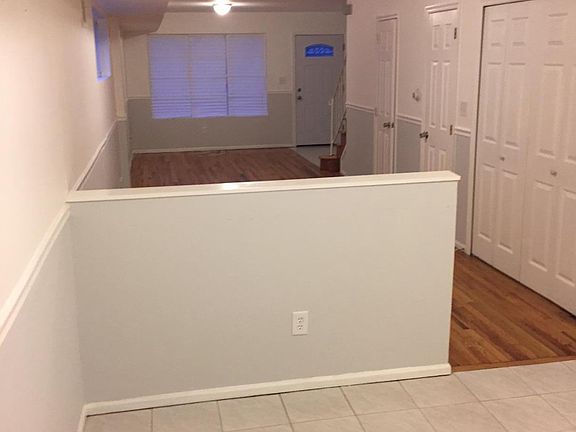 3rd image of 121 Woodcutters Ln #House