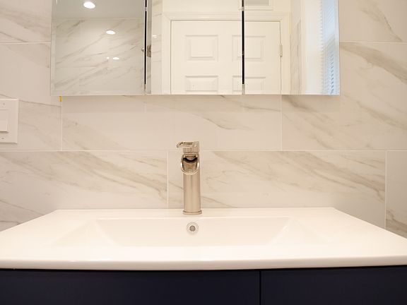5th image of 152 Saint James St APT 1