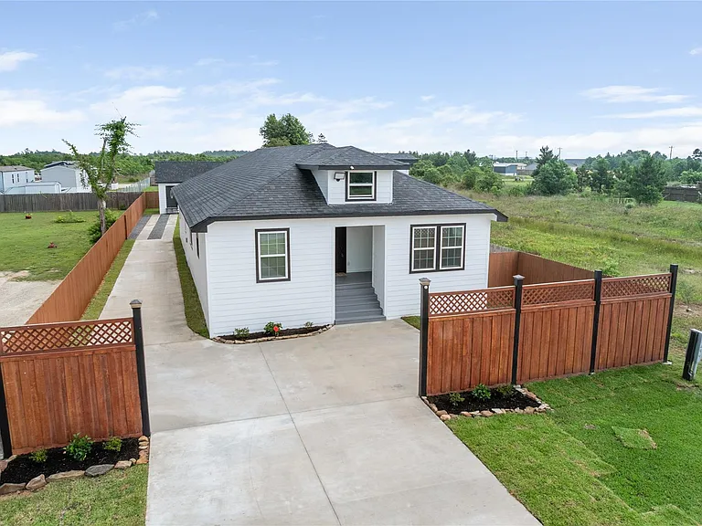 1244 Road 5705 — Photo 32