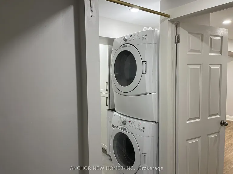 17 Applemore Rd #BASEMENT — Photo 8