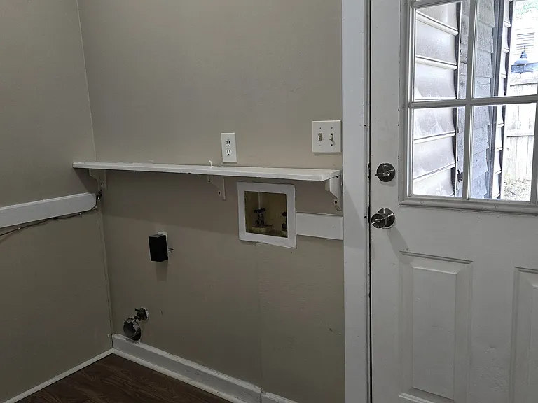127 Hunt Club Ct — Photo 10