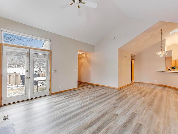 5th image of 143 Canterbury Ct #143