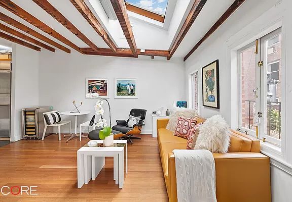 5th image of 337 W 20th St #M