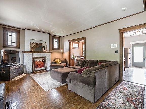 3rd image of 4677 Loretta Ave
