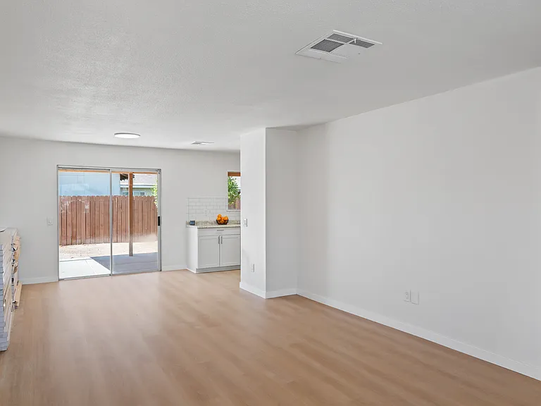 635 M B Martinez St — Photo 8