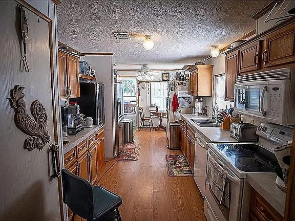 5th image of 1158-1 Shady Cove Rd E
