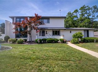 364 Point Bluff Dr, Decatur, IL 62521