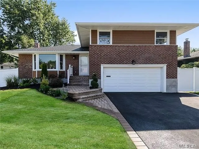62 Glenwood Rd photo 1