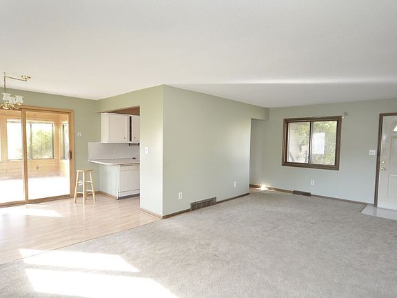 4th image of 2610 Eastlake Dr SW