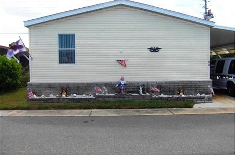 1st image of 88 Pindo Palm St W