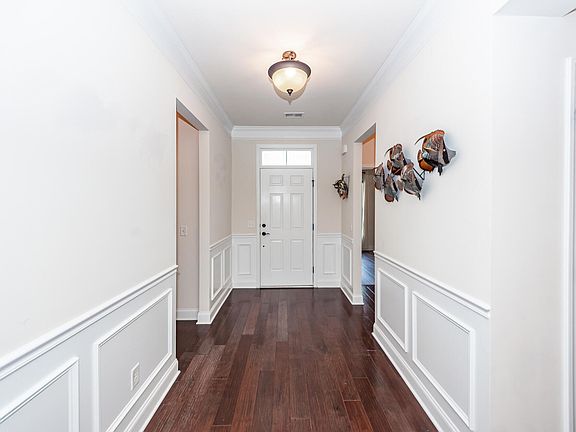 3rd image of 477 Eastern Isle Ave