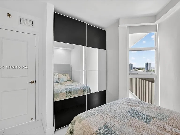 1000 Island Blvd #1410 — Photo 45