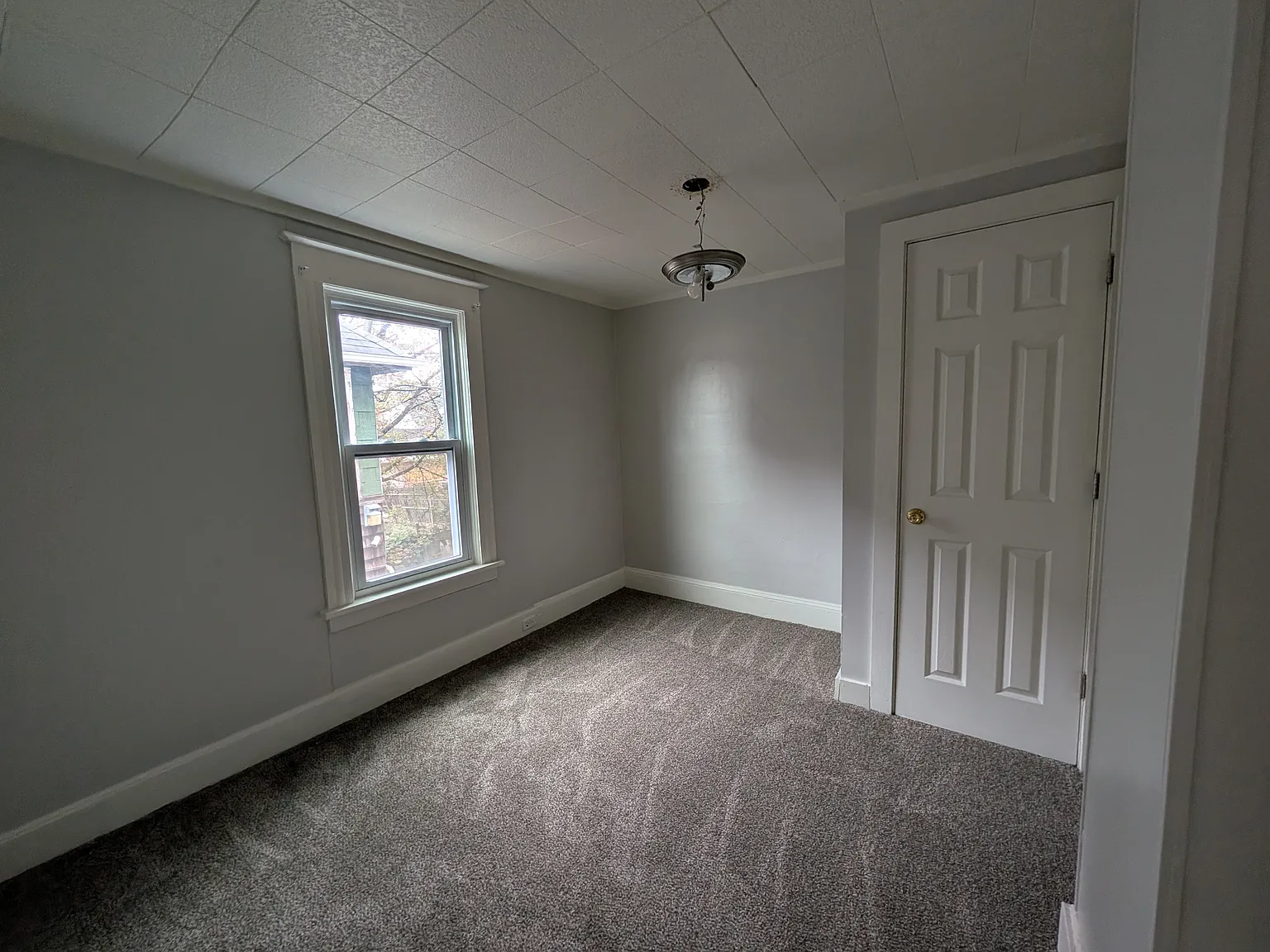 3 bed, 1216 sqft, $1,695 — Photo 3