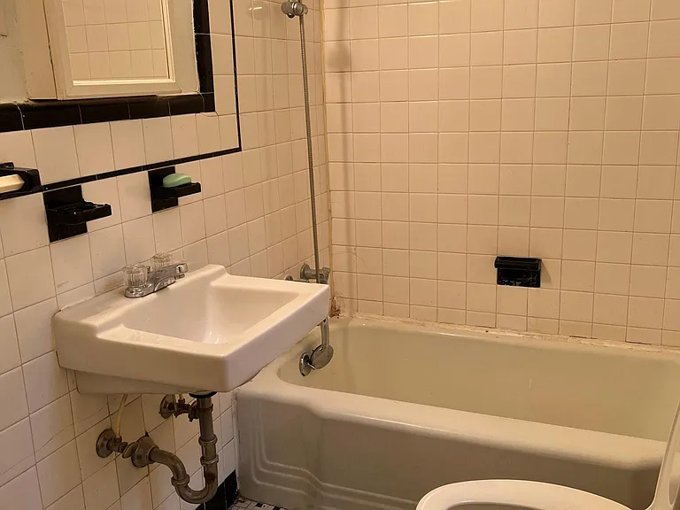 742 Carpenter St #1 — Photo 7