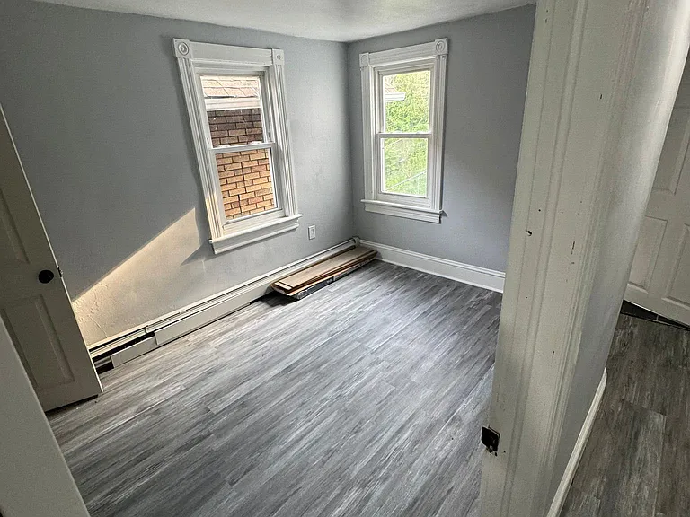 834 Ridge St — Photo 9