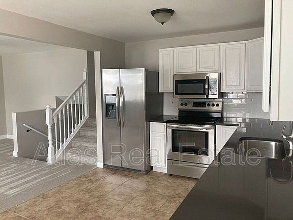 3rd image of 209 21st Ave