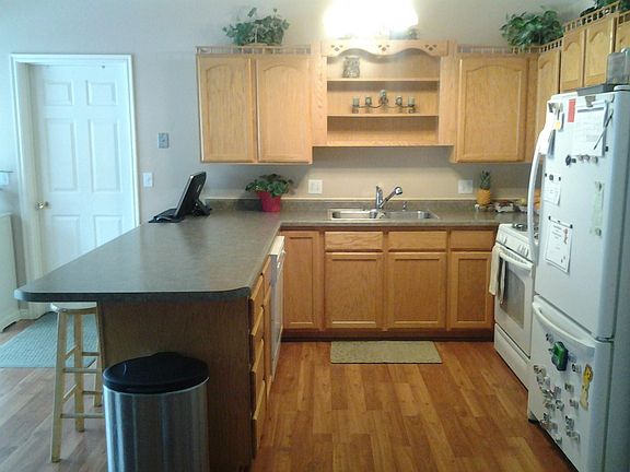 Kitchen (pantry not pictured