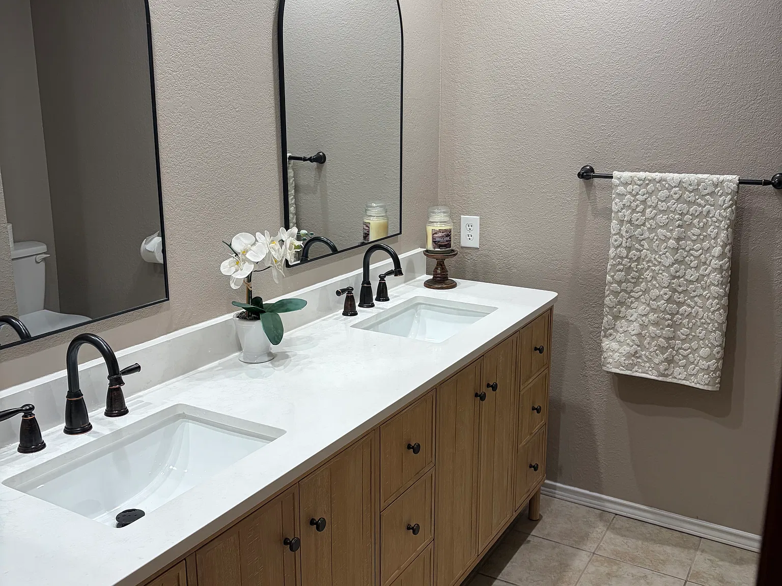 2 bed, 2.5 bath, 1435 sqft, $2,250 — Photo 3