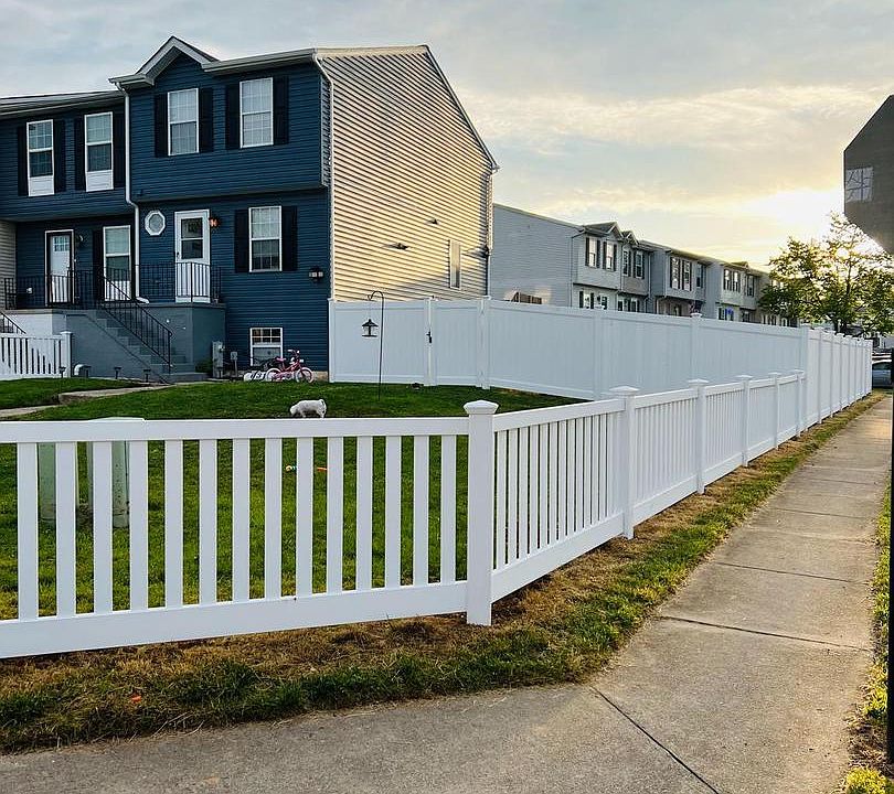 1st image of 639 Kittendale Rd