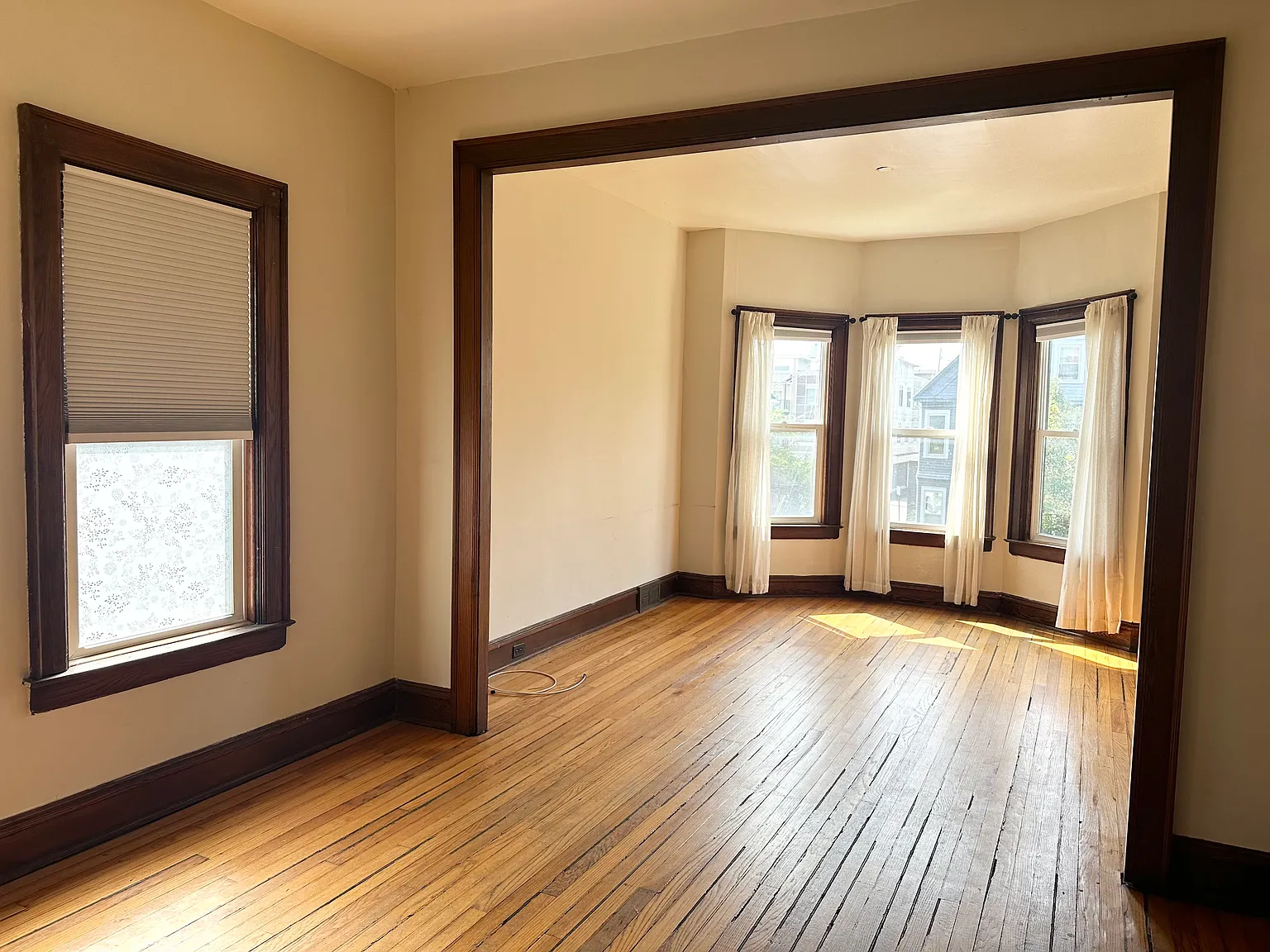 2 bed, 1100 sqft, $1,600 — Photo 1