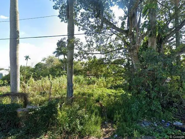 215 SE 1st Avenue, South Bay, FL 33493