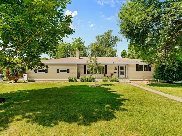 754 Southview Ct SW, Hutchinson, MN 55350