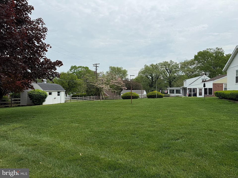 2nd image of 403 N Temple Blvd