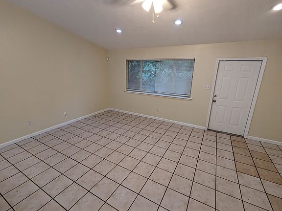5th image of 728 W Brevard St