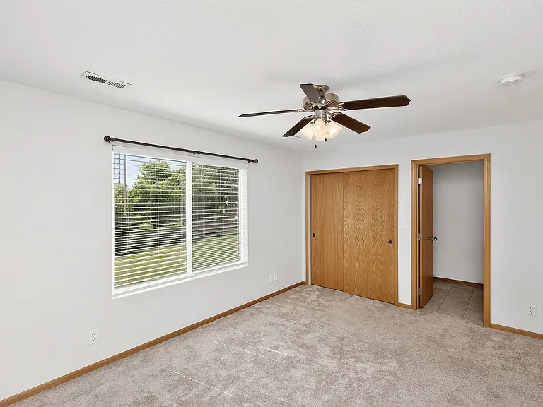 760 SE Carefree Ln — Photo 17