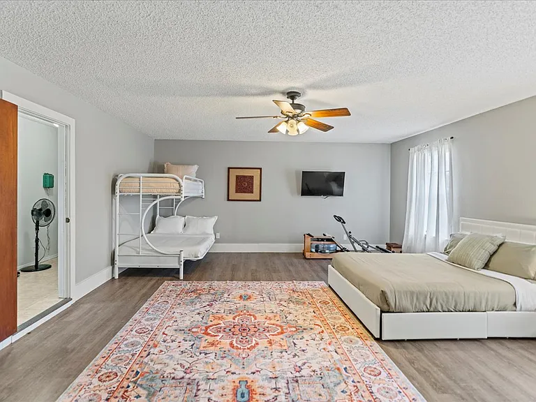 3702 Del Rio Ct — Photo 10