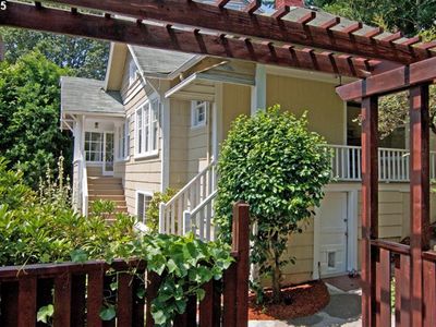 1735 SW Broadway Dr #A, Portland, OR, 97201