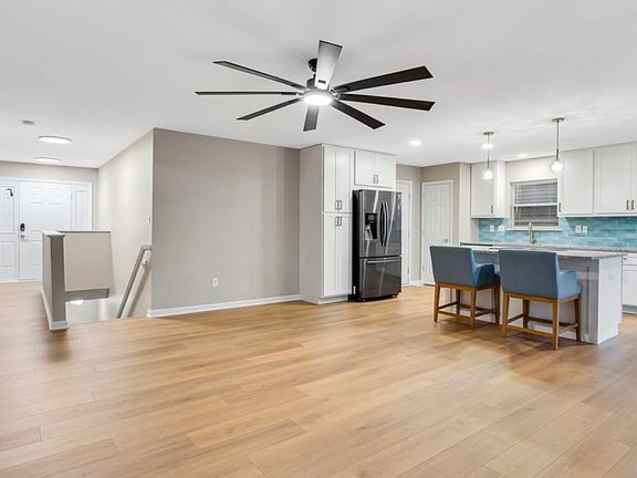 2nd image of 1412 Tisbury Cir