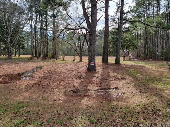 9072 Guinea Rd, Hayes, VA 23072