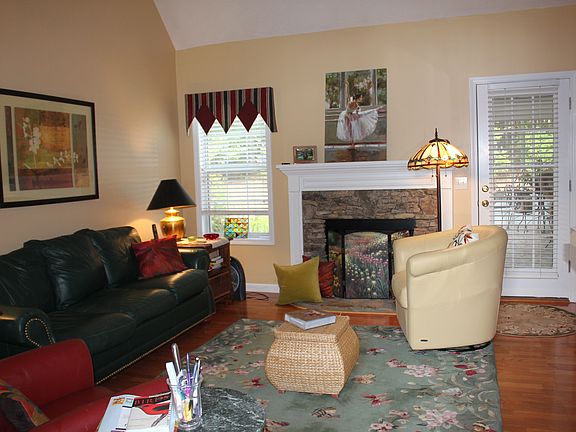 4th image of 2035 Woodlake Blvd