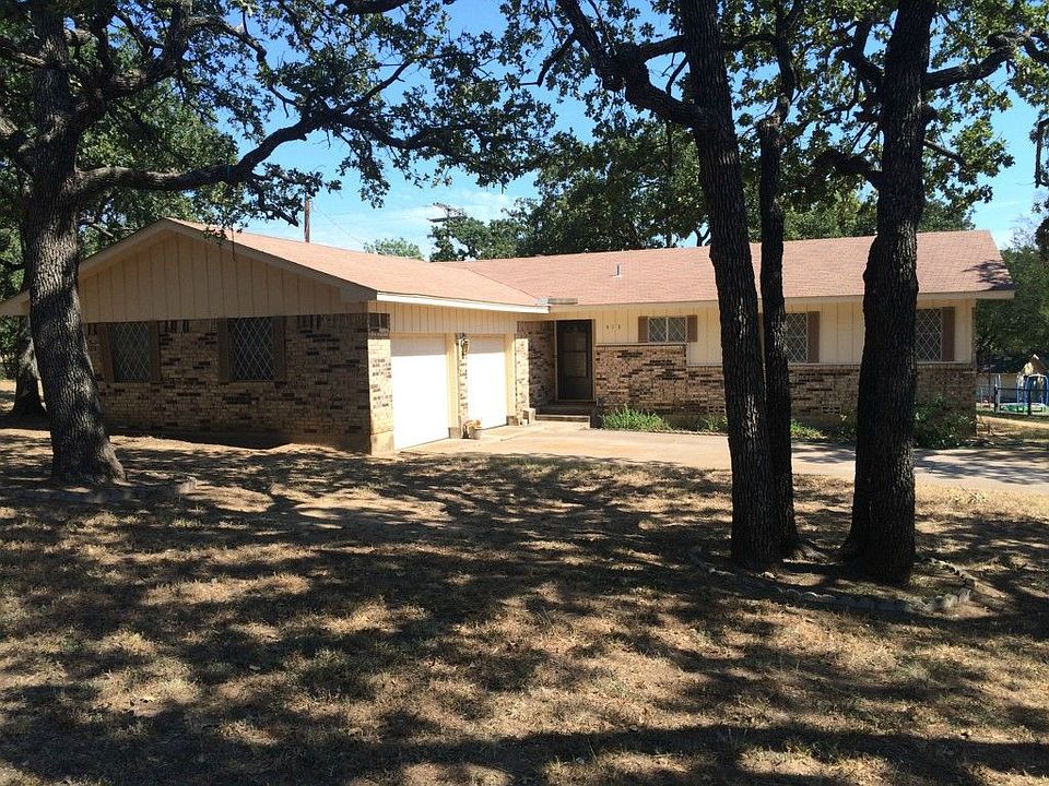 1st image of 413 Pecan Dr