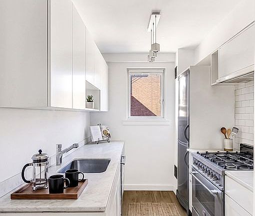 3rd image of 105 W 13th St #10EF