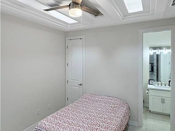 5th image of 2203 Mirabelle St