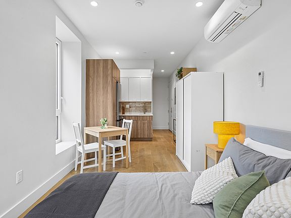 3rd image of 275 20th St #2D