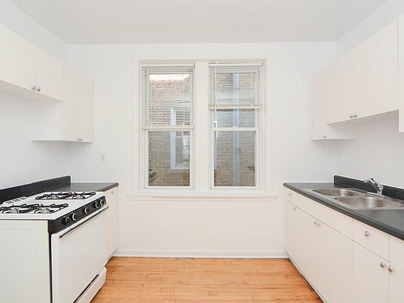 2nd image of 3036 W Wellington Ave #3